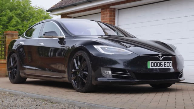 Tesla Model S used as airport taxi for nearly a decade racks up 430,000 miles — and it still runs with its original battery pack