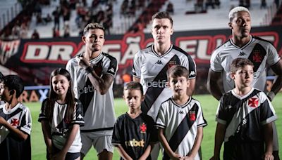 Sem Coutinho, Vasco encara o Atlético-GO pelas oitavas da Copa do Brasil