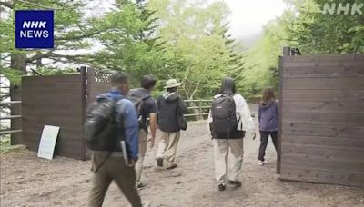 富士山擠爆！7月起「啟用閘門」管制通行