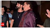 Shatrughan Sinha poses with soon to be son-in-law Zaheer Iqbal; acknowledges pap wishes ahead of daugter Sonakshi Sinha's wedding: video inside | Hindi Movie News - Times of India