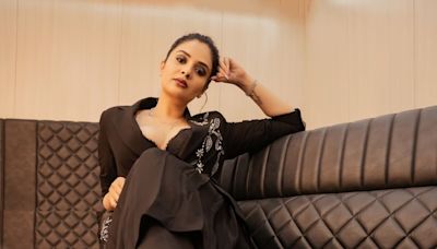 Sreemukhi Personifies A Blend Of Elegance And Grace In All-black Photoshoot - News18