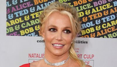 Britney Spears posts bare behind with same cryptic message twice