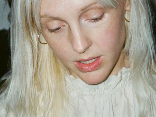 Laura Marling to release new album in October about family life