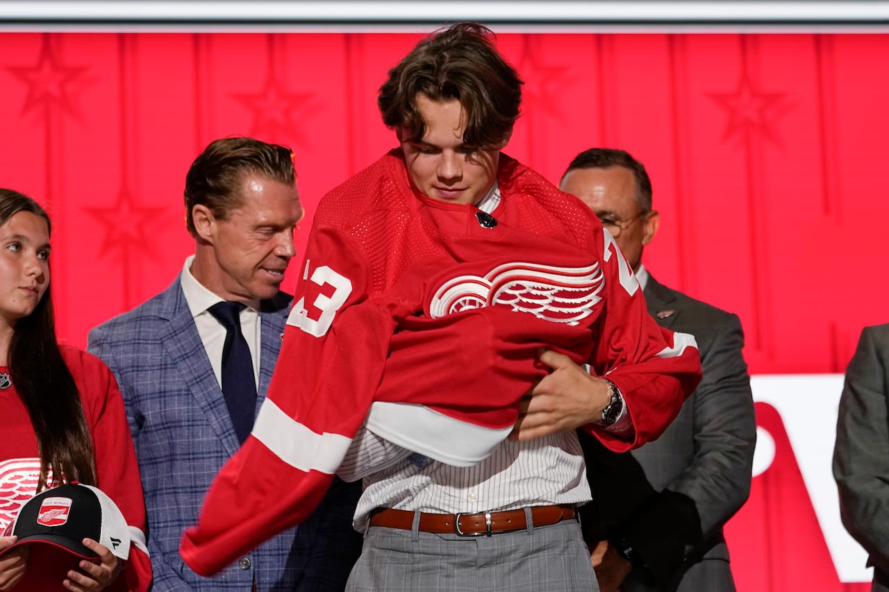Red Wings sign top prospect to entry-level contract