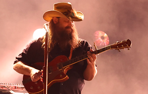 Chris Stapleton Sings Heartbreaking Cover Of "I Hope You Dance" For St. Jude's Children's Hospital