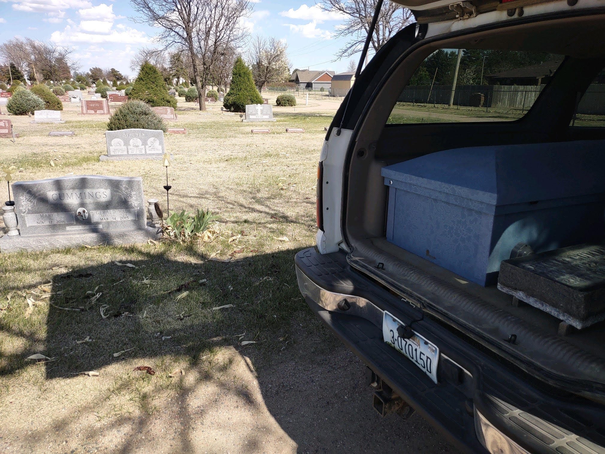 A man hauled his uncle’s body across the country to an Ozarks cemetery. Here's why