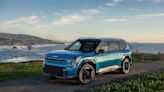 Edmunds: Which three-row EV is best? Edmunds compares the Kia EV9 and Rivian R1S