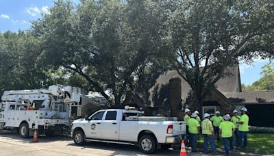 Houston power outages: Abbott says CenterPoint must formulate storm plans as more than 385,000 without power Sunday | Houston Public Media