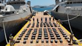 Marina asegura cientos de paquetes con cocaína en el puerto de Acapulco, Guerrero; estaban flotando en el mar