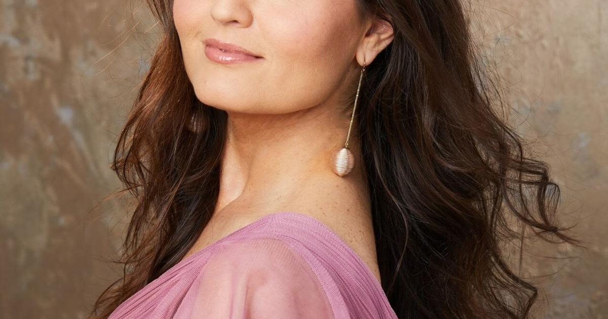 ...FAMILY ANNOUNCES DANICA MCKELLAR SET TO STAR IN "A ROYAL CHRISTMAS BALL (wt)", CO-STARRING OLIVER RICE, PART...