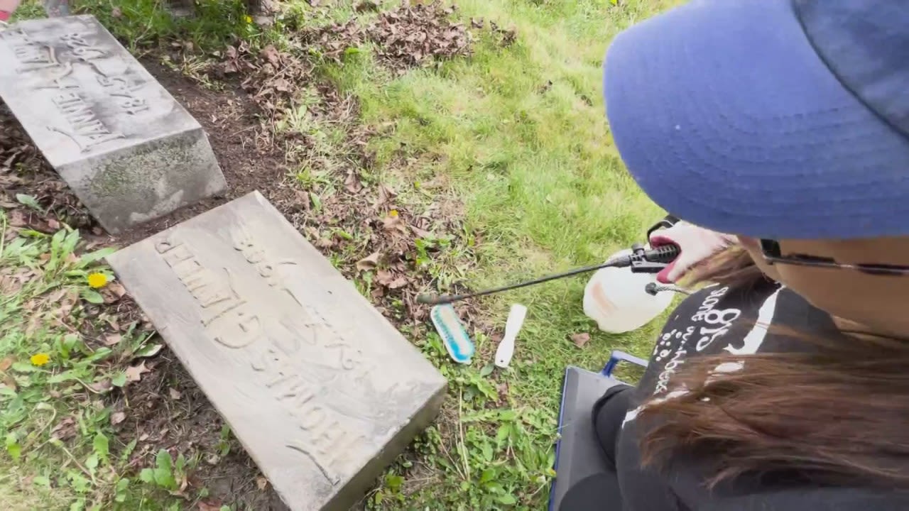 Volunteers honor Civil War veterans in Rockford