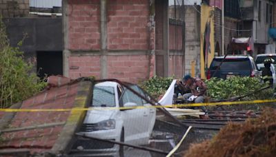 Tornado en Toluca deja dos muertos y varios destrozos en casas y la vía pública