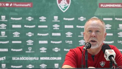 Mano Menezes comemora vitória e comenta reestreia de Thiago Silva: 'Foi muito bem'