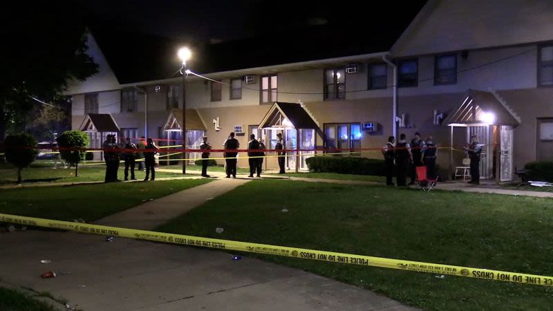 Chicago reels from violent holiday weekend: More than 100 shot, 19 fatally