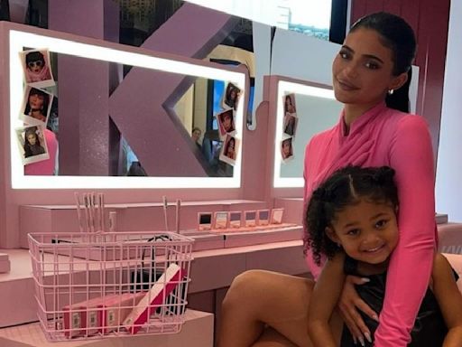 Kylie Jenner Has Strict Germ-Free Rules for Meeting Stormi; Report