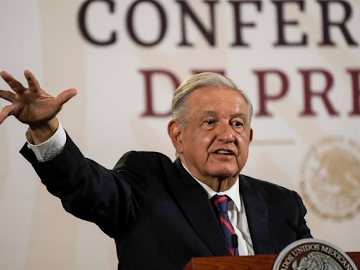 López Obrador desestima apagones y asegura que México tiene capacidad de generación eléctrica