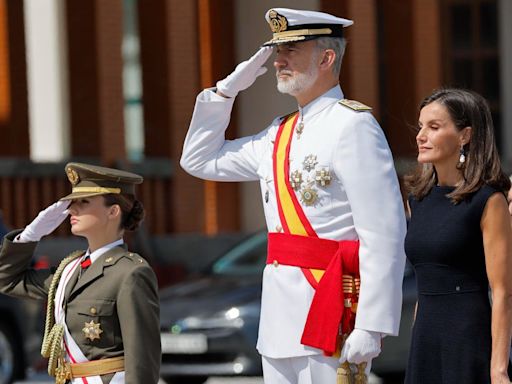 La princesa Leonor visita junto a los reyes la Escuela Naval de Marín, próxima parada de su formación militar