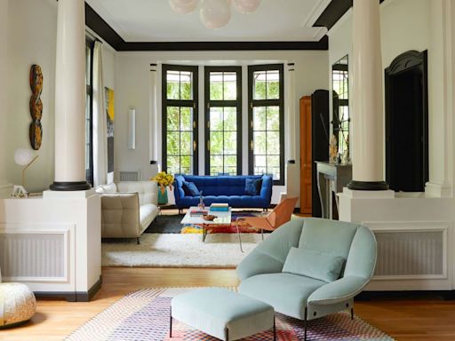 Bought sight-unseen, this Parisian mansion is an art deco gem