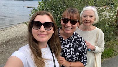 Lorraine Kelly inundated with support as she shares new update on mum