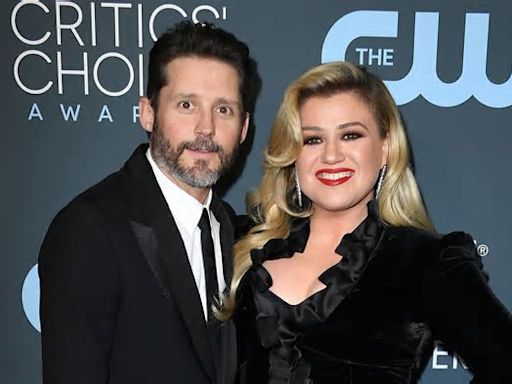 Kelly Clarkson recalls being a stepmom to teenagers during marriage to Brandon Blackstock: 'Real different'