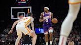 'Somebody got to do it': Bradley Beal defending, finding teammates for Phoenix Suns
