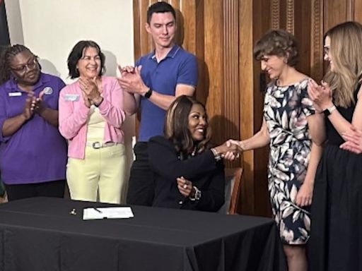 Mayor Jones signs bill to modernize St. Louis City’s Complete Streets policies