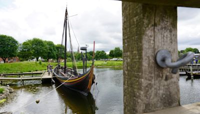 Herreros daneses reconstruyen un barco vikingo para descifrar sus secretos