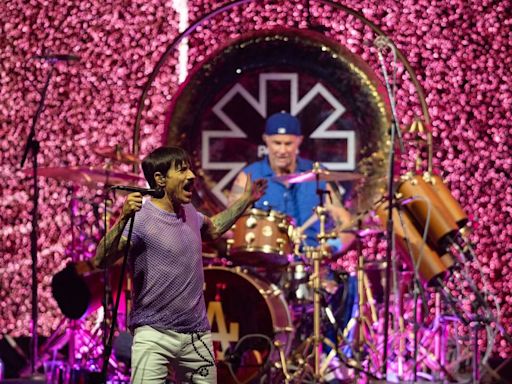 Hey oh! See Red Hot Chili Peppers bring California love to Sacramento region