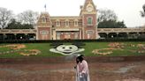 Disneyland Guests In Anaheim Experience Real Snow In California Theme Park As Winter Storm Continues