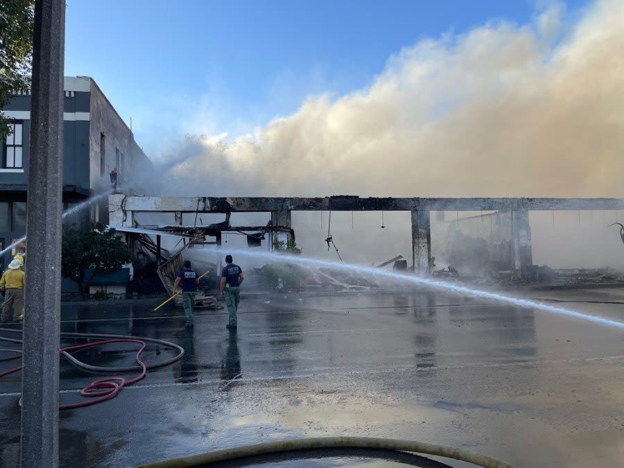 Large fire in Alpine destroys local businesses