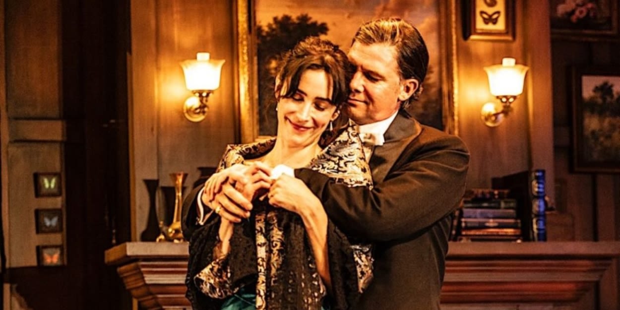 Review: GASLIGHT at Regal Theatre