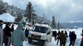 Kashmir avalanche kills 2 Polish skiers; 21 people rescued