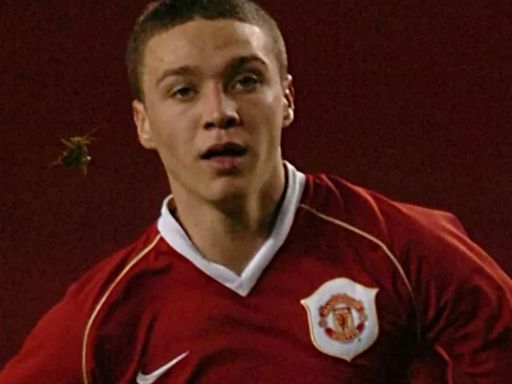 Ex-Man Utd ace who made debut with Nev released but joins his club hours later