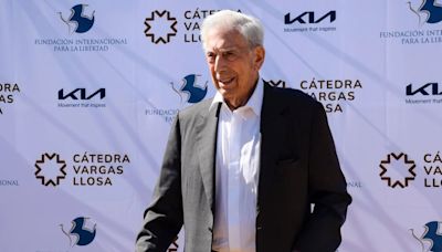 Mario Vargas Llosa hace saltar las alarmas por su estado de salud tras su última aparición pública