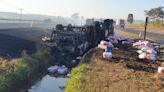 Caminhão tomba e pega fogo na rodovia Marechal Rondon em Areiópolis