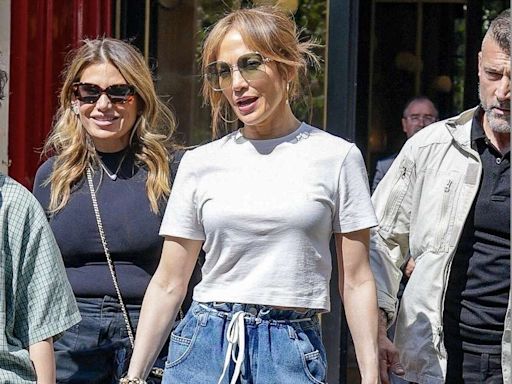 Jennifer López y Emme continúan su viaje de chicas por París, ¡es tarde de compras!