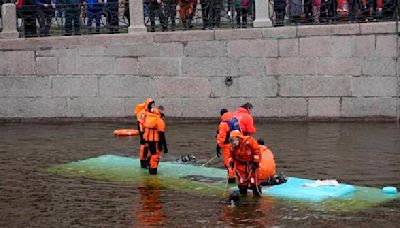 A bus plunges off a bridge in the Russian city of St. Petersburg, killing 7 people