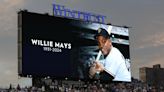 Column: Baseball icon Willie Mays saluted at Wrigley Field on a memorable night