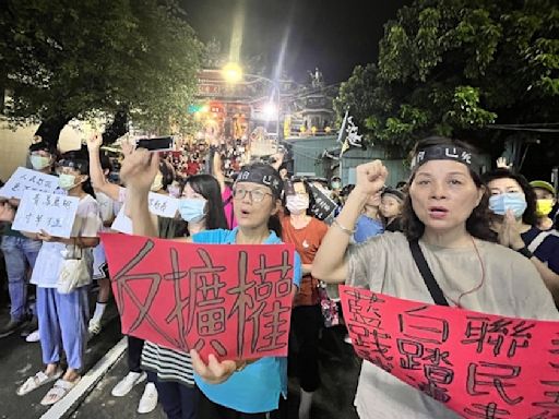 「青鳥行動」出現去核心化的街頭民主教室與公民肥皂箱，台灣人團結對抗中共代理人 - TNL The News Lens 關鍵評論網