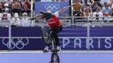 La primera final para el Team Chile en París 2024: Macarena Pérez brilla en la clasificación del BMX Freestyle - La Tercera