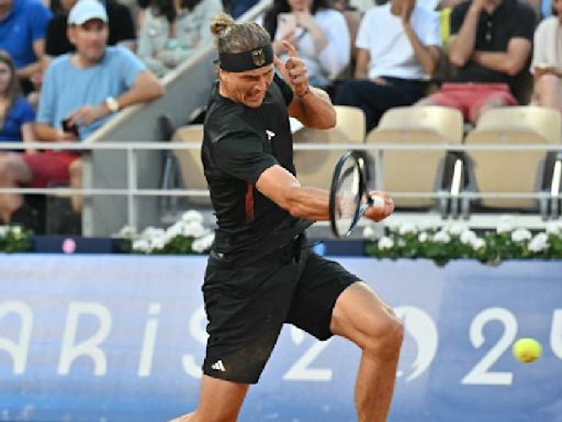 Zverev avanza de ronda en París en busca de revalidar su medalla de oro