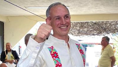 Hugo López-Gatell presume que ya votó, pero en redes lo tunden por su manejo de la pandemia de COVID-19: “Asesino”