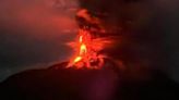 El volcán Ruang vuelve a entrar en erupción y obliga a evacuar a más de 12.000 personas