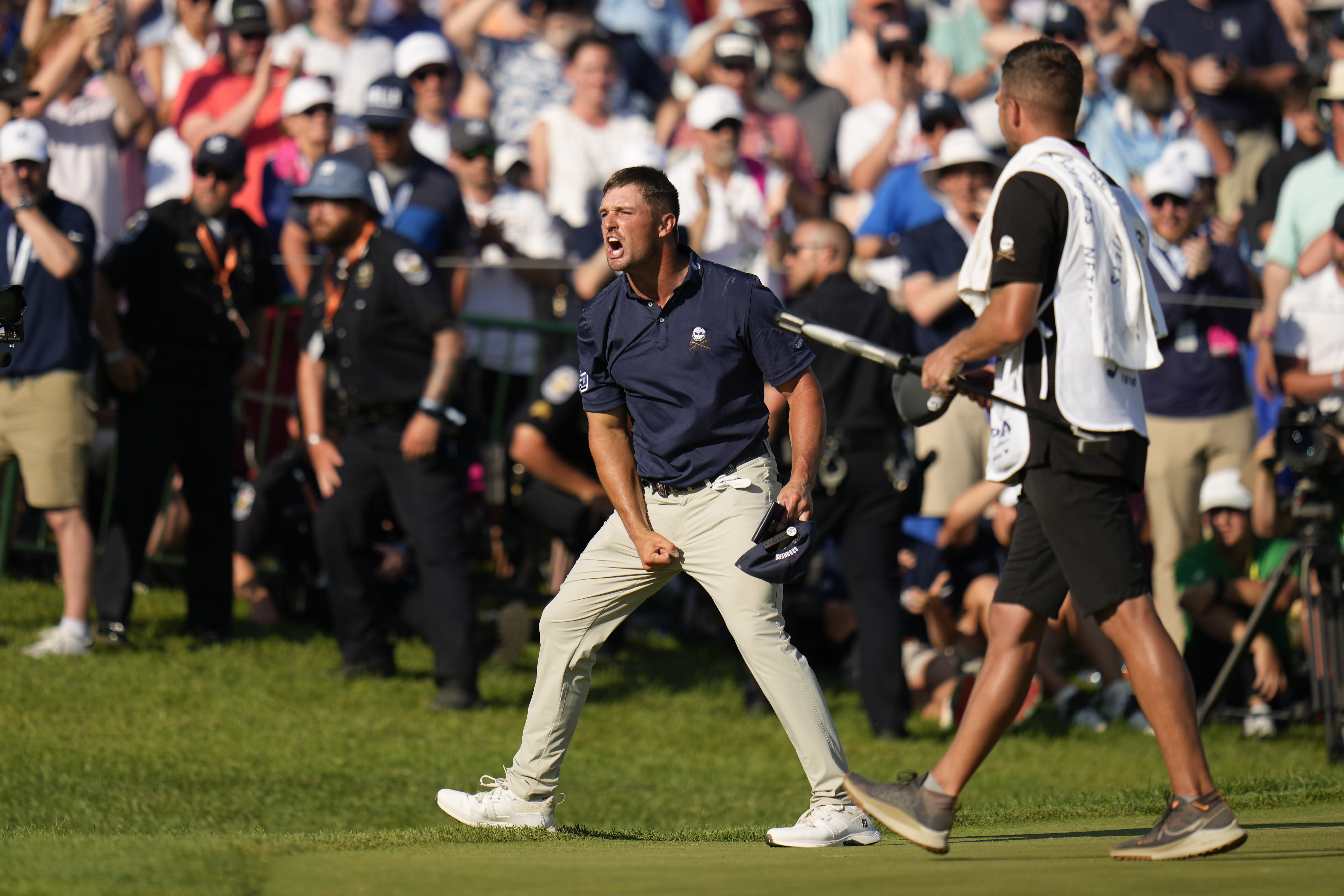 Analysis: Bryson DeChambeau doesn't win the PGA trophy, but he does win the crowd