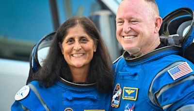 Astronauts Still Hopeful After Return To Earth Delayed