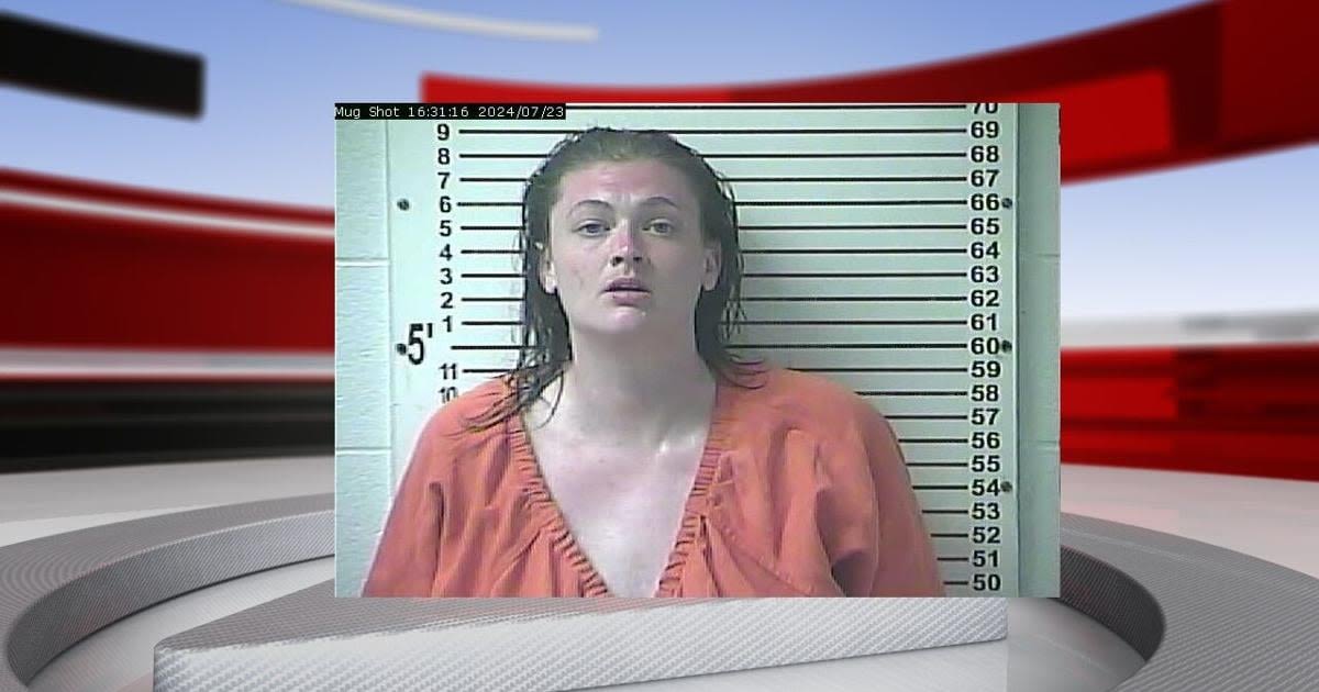 Louisville woman arrested for armed robbery at Little Caesars in Elizabethtown, police say