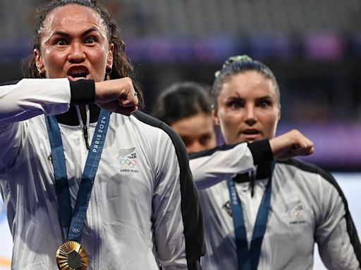 New Zealand Does A Fierce Haka After Taking Gold In Women's Rugby At Olympics