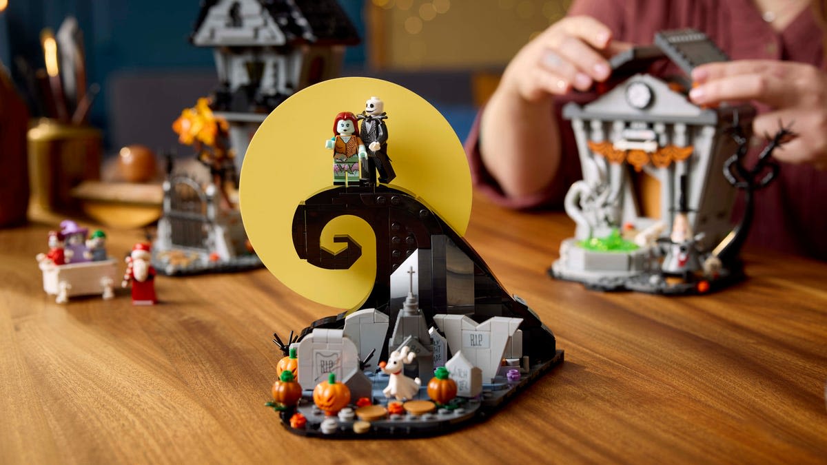 Halloween Town Comes to Life With This Delightful 'Nightmare Before Christmas' Lego Set