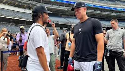 Jalen Brunson throws first pitch before Yankees vs Mets game, and meets with Aaron Judge