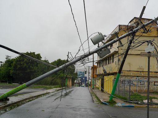 Hurricane Ernesto Threatens Bermuda, Leaves Puerto Rico in Dark